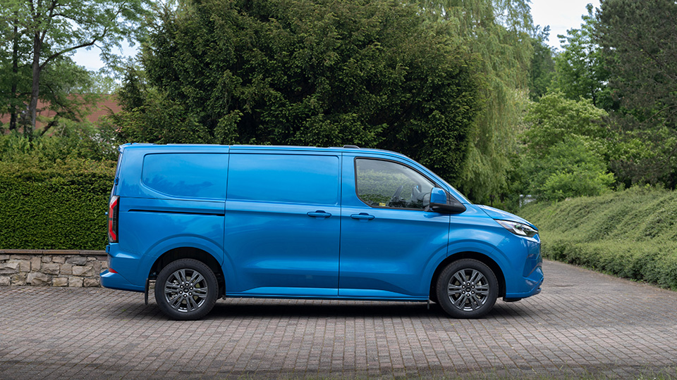 Ford E-Transit Custom Gallery 4